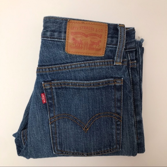 LEVI’S Wedgie Icon Fit Jeans in Classic Tint - Picture 11 of 11